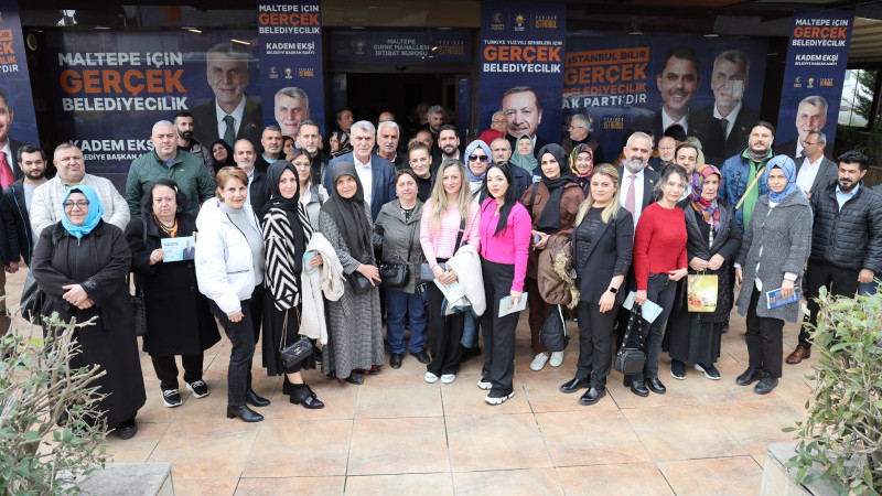 EKŞİYE SERVIS ŞOFÖRLERİ VE HOSTESLER TRAFIKTEN DERT YANDI